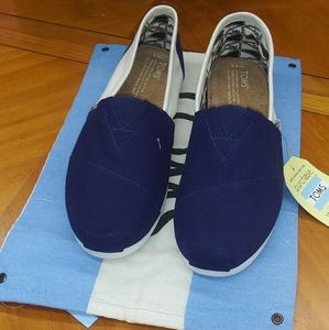 🌐SALE🌐TOMS Size 9.5 Canvas Shoes with Duster Bag